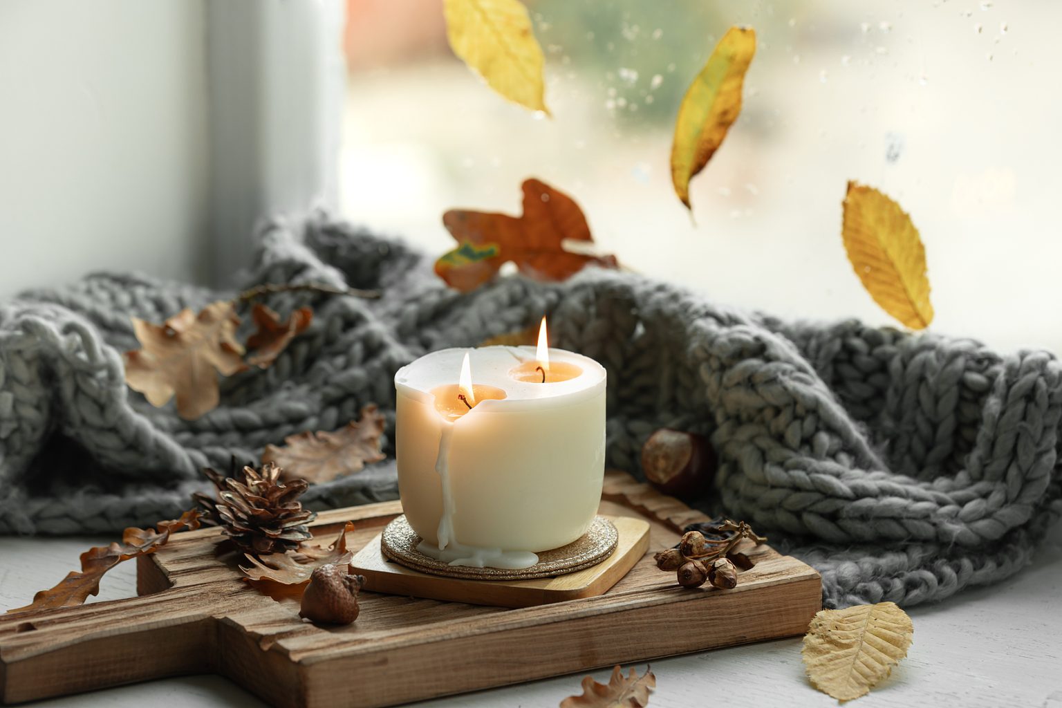 Ihr Leitfaden für die Verwendung von echten Ästen und Blättern als Herbstdekoration